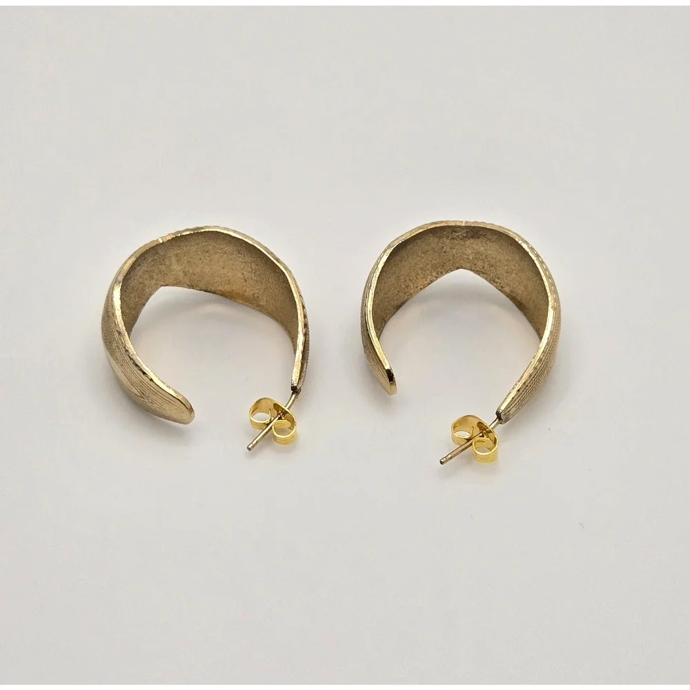 Vintage Hoop Earrings Chunky Goldtone Textured Classic Boho Maximalist Retro 1